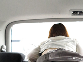 『困ります』なんて言って脱がして見たらオバさんのくせに勝負下着のTバック!!生チン挿入でイキまくってもホントは期待してたなんて絶対認めない清楚　サンプル画像07